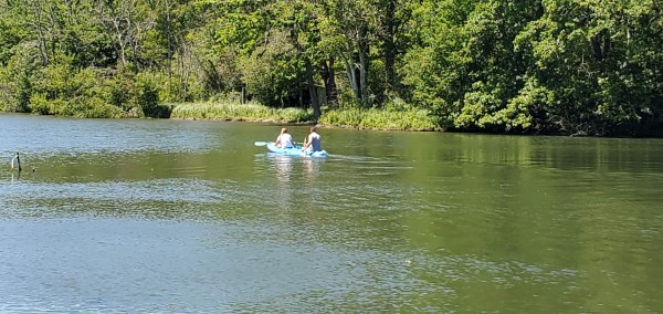 Barque disponible pour l'ensemble des locataires pour une balade sur l'eau.