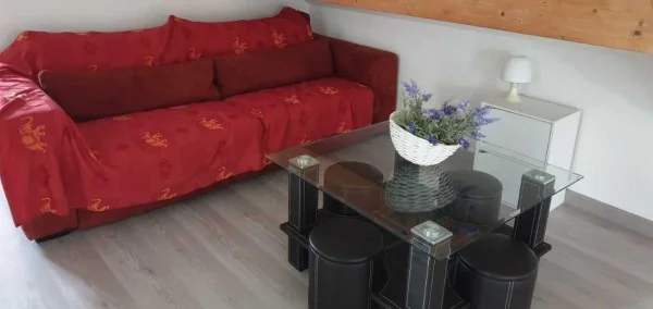 unusual night in ile de france : 9 person gite rental near Provins